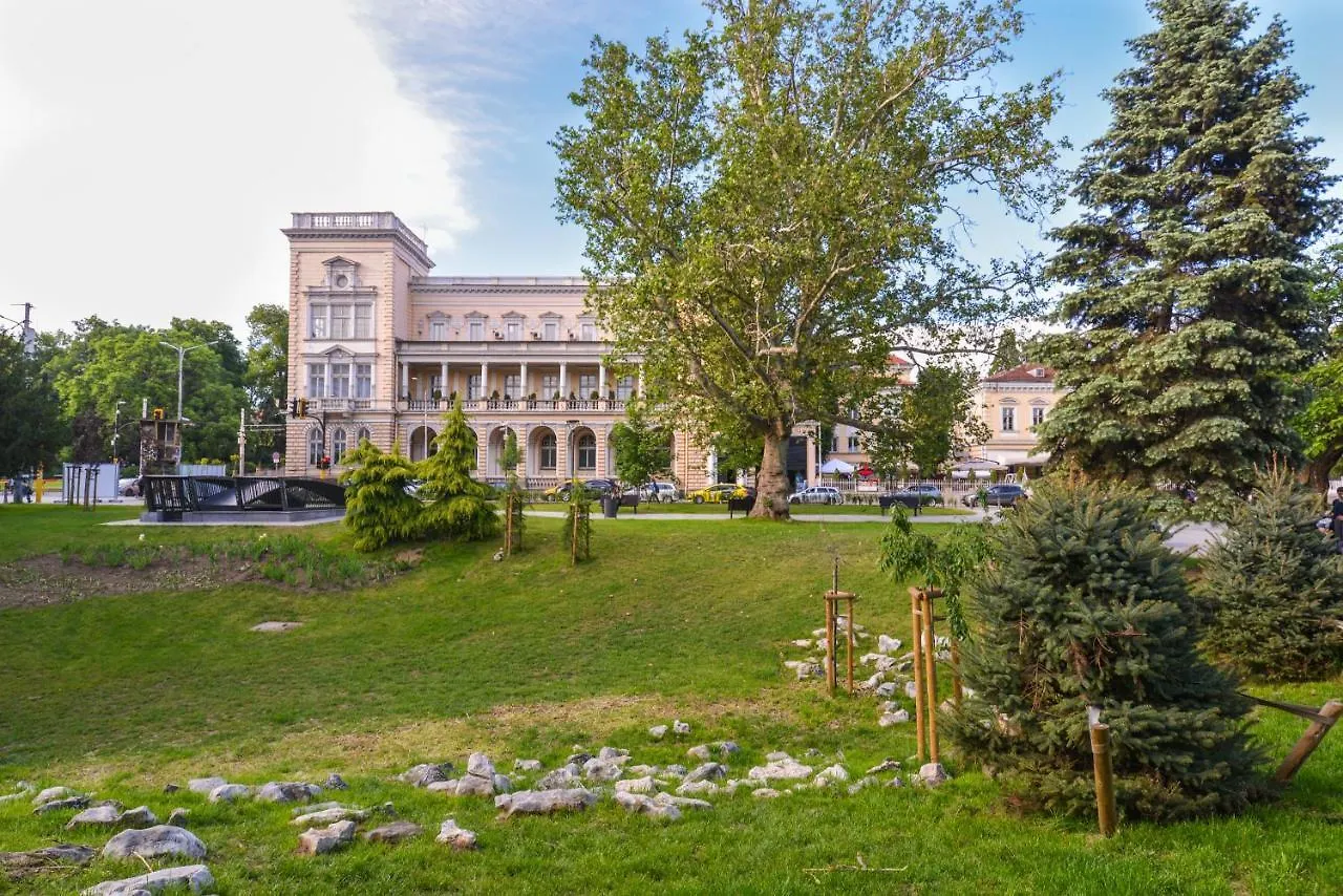 Mocca Studio Next To Crystal Garden And Russian Church Sofya 0*,